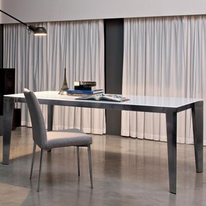mesa contemporánea