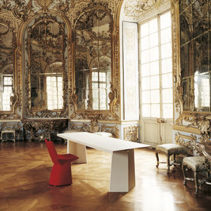 mesa contemporánea