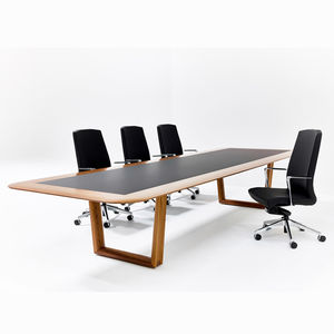 mesa de reuniones contemporánea
