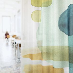 visillo con motivos decorativos