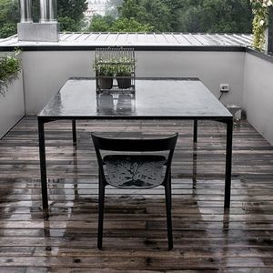 mesa contemporánea