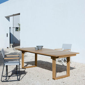 mesa contemporánea
