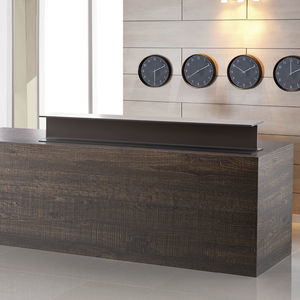 mostrador de recepción de madera