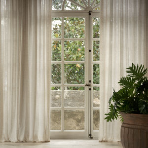 visillo con motivos decorativos