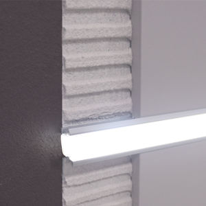 zócalo de aluminio / luminoso