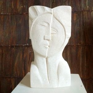 escultura de piedra
