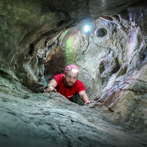 recorrido de obstáculos de túnel