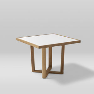mesa de comedor contemporánea