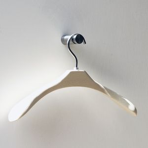 percha de madera maciza