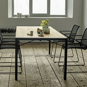 mesa contemporánea