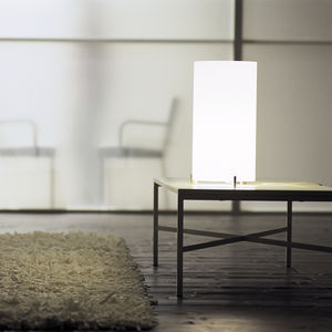 lámpara de mesa
