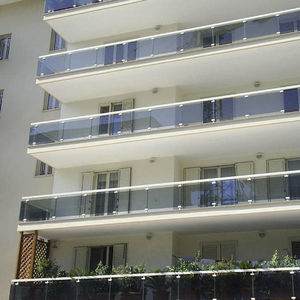 balcón con paneles