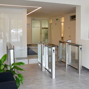 pasillo motorizado para control de acceso