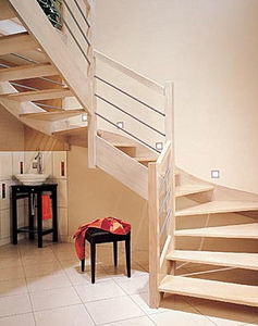 escalera en U / estructura de madera / con peldaños de madera / sin contrahuellas