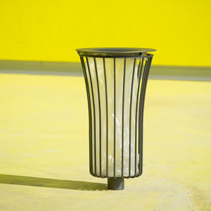 cubo de basura público