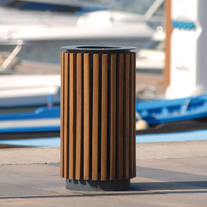 cubo de basura público