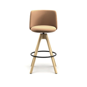 taburete de bar de diseño escandinavo