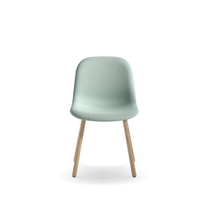 silla de diseño escandinavo
