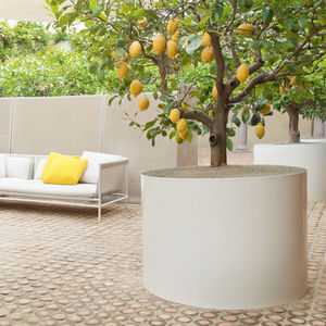 jardinera de acero inoxidable