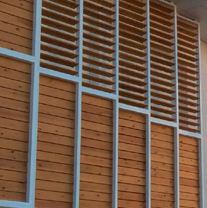 celosía con lamas de madera / para fachada / vertical / orientable