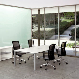 mesa de reuniones contemporánea