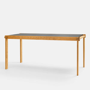 mesa contemporánea