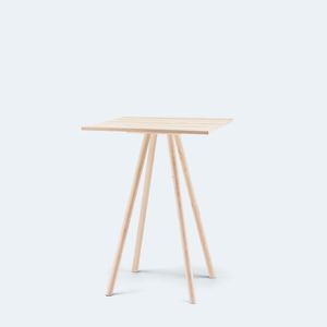 mesa alta de madera maciza
