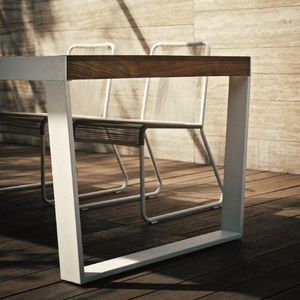 mesa de comedor moderna / de teca / de acero inoxidable / con base de acero inoxidable