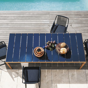 mesa contemporánea