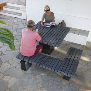 conjunto de mesa y banco contemporáneo