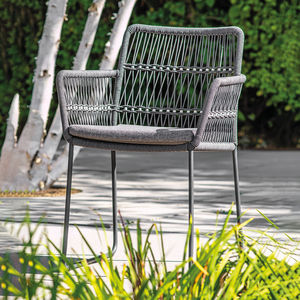 silla de jardín contemporánea / con reposabrazos / patín / con cojín amovible