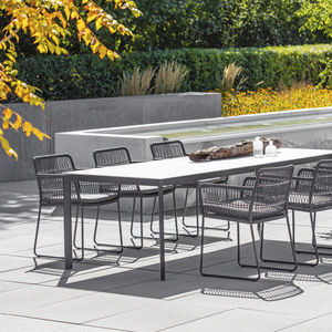 mesa de comedor contemporánea