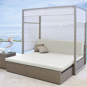 cama de jardín con dosel