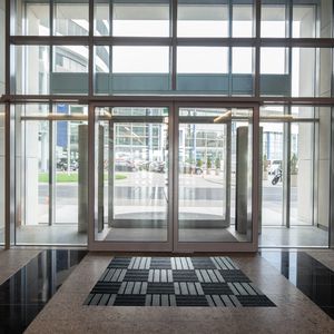 alfombra de entrada para edificio público
