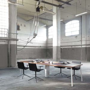 mesa de reuniones contemporánea