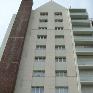 fachada ventilada de piedra calcárea