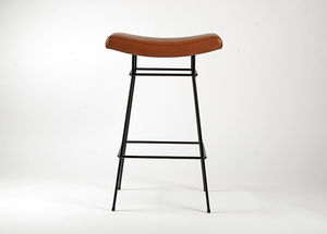 taburete de bar contemporáneo / de cuero / de metal / para el sector servicios