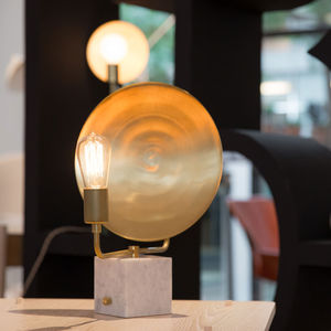 lámpara de mesa