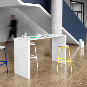 mesa alta contemporánea