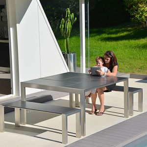 mesa contemporánea