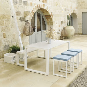 mesa contemporánea