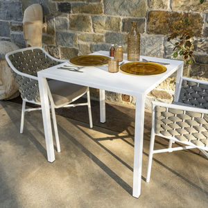 mesa contemporánea