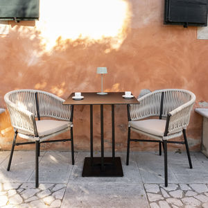 mesa contemporánea