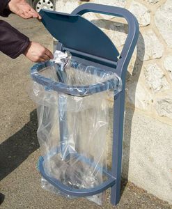 cubo de basura público