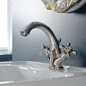 grifo bimando para lavabo