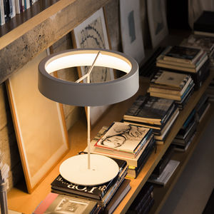 lámpara de mesa