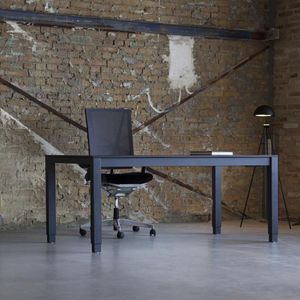 mesa de trabajo contemporánea
