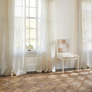 visillo con motivos decorativos