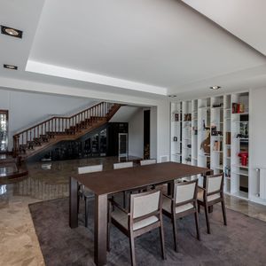 mesa contemporánea