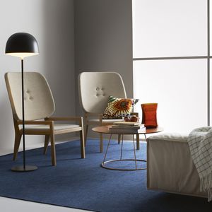 sillón bajo contemporáneo / de tejido / de roble / blanco